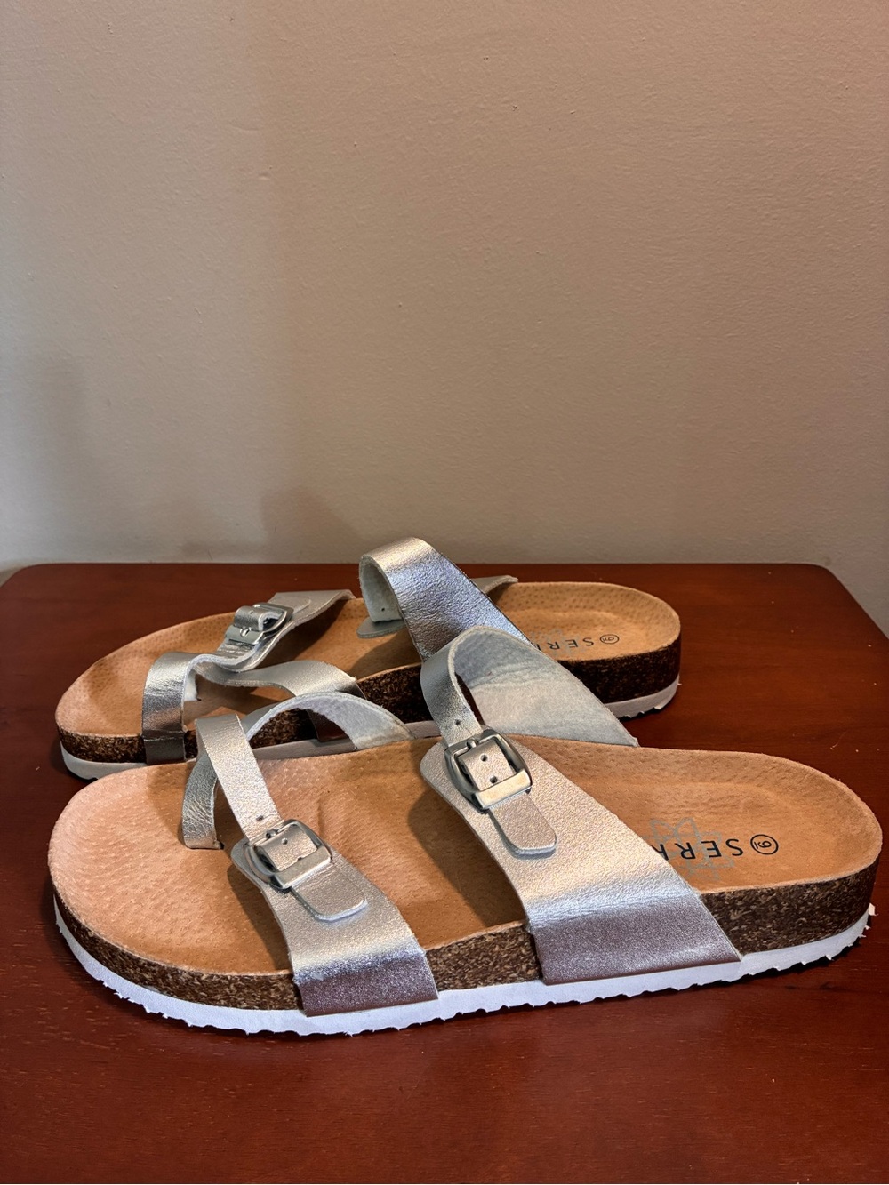 Serra Silver Leather Strappy Thong Slip-On Sandals Adjustable Buckle Size 9 - Picture 6 of 11